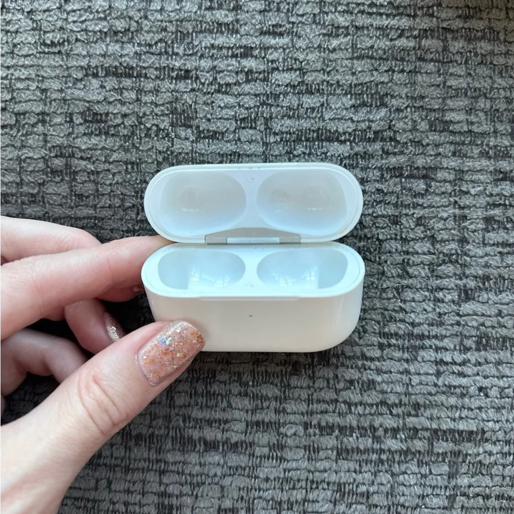 Apple Airpods Pro First Generation with Charging Case